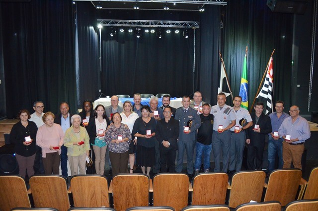 2018628_FOTO - Emoção tomou conta da entrega das medalhas Dr. Carlos Botelho (1)